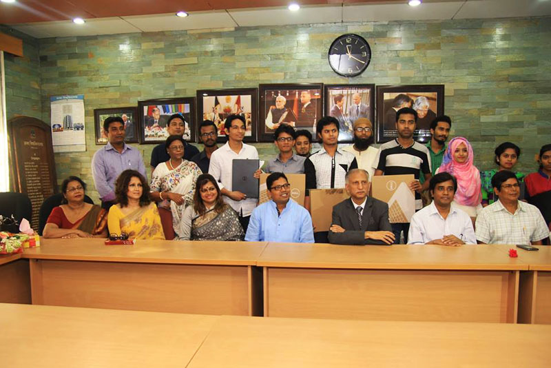 Laptop distribution among students